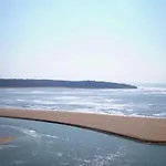 Zecamping 3 Familial Animaux Acceptes Piscine Couverte Et Chauffee مكان تخييم 3*
