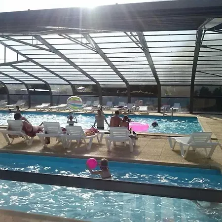 3 Etoiles - Piscine - Ccafbgf