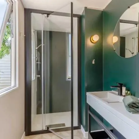 3 Etoiles - Piscine - Ccafbgf *