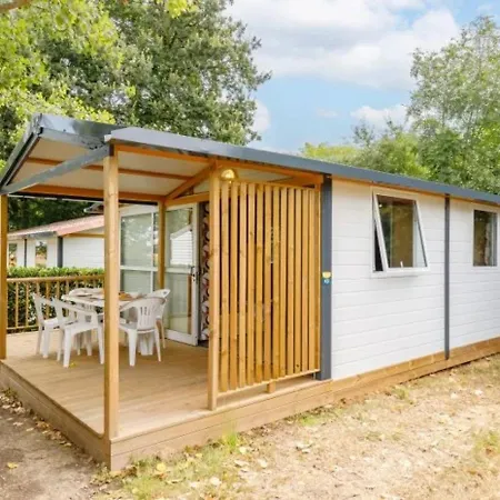 营地 Zecamping 3 Etoiles Familial Animaux Acceptes Piscine Couverte Et Chauffee 3*