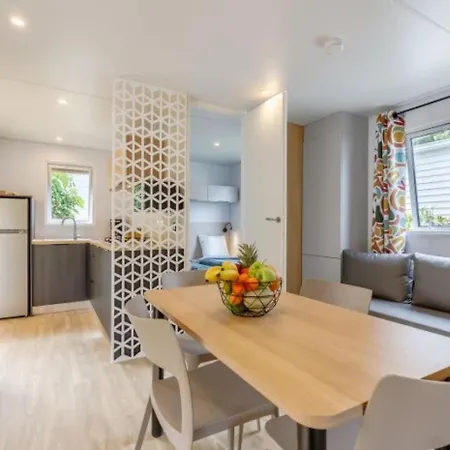 Parque de Campismo 3 Etoiles - Piscine - Ccafbhb *