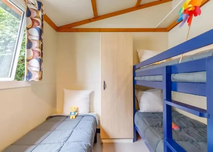 Zecamping 3 Familial Animaux Acceptes Piscine Couverte Et Chauffee 3*