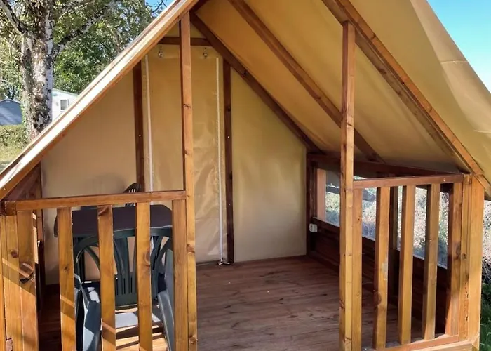 Camping 3 étoiles - Piscine - Ccafbhb