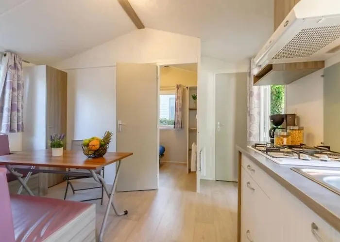 Zecamping 3 Familial Animaux Acceptes Piscine Couverte Et Chauffee