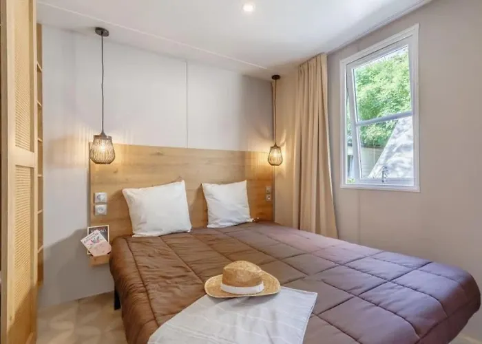 Camping 3 étoiles - Piscine - Ccafbhb *